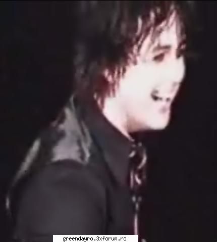 Billie Joe Armstrong - awww sweet =D creepy the same time - Poze Green Day
